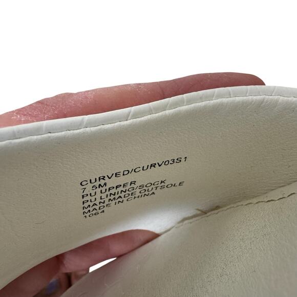 STEVE MADDEN White Croc Square Toe Wood Block Heel Sandal Size 7.5 - Picture 3 of 9